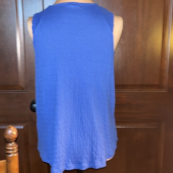 3 Women’s Size Large Sleeveless Tops - Picture 5 of 9